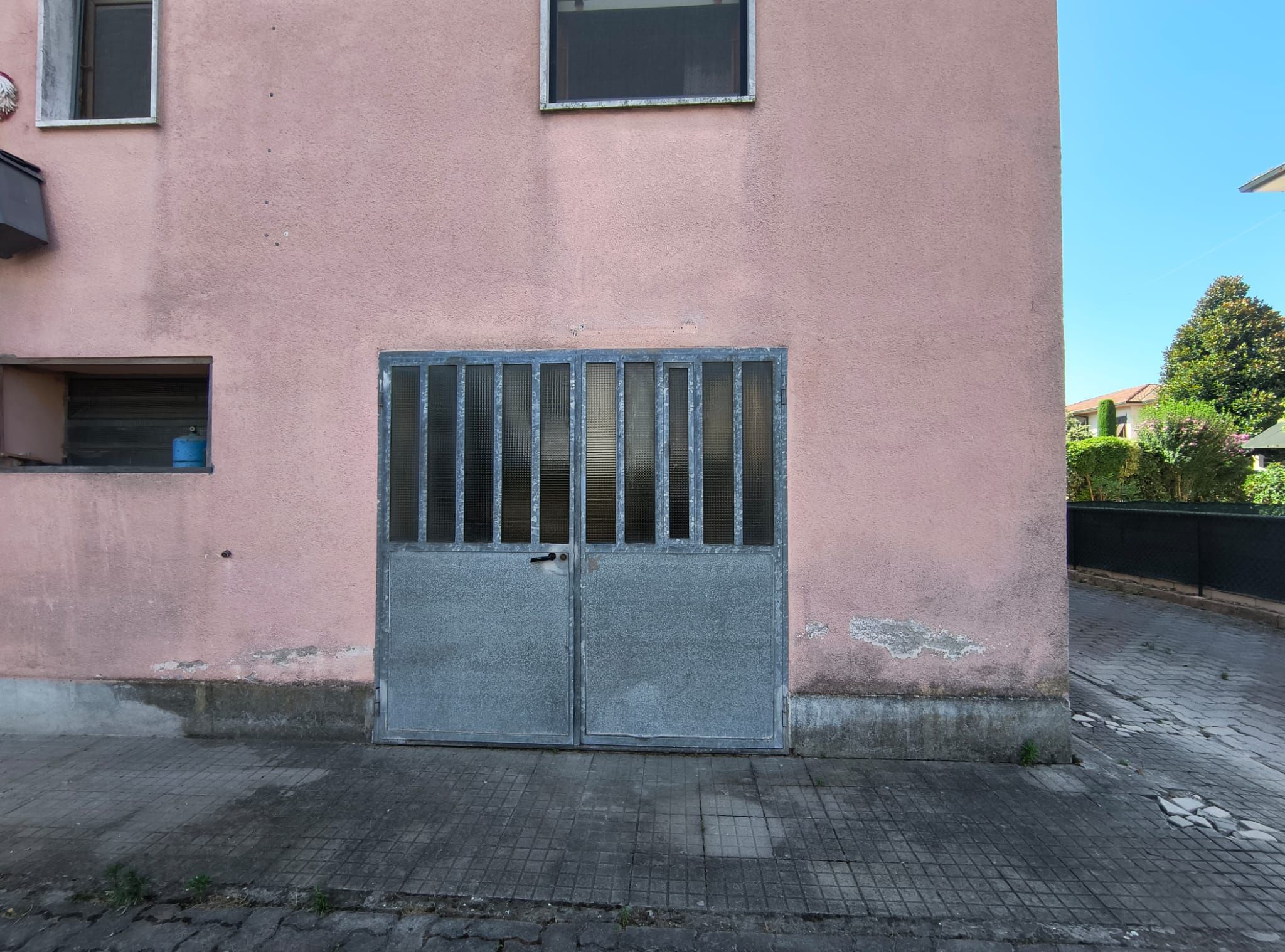 CASTELFRANCO DI SOTTO, APPARTAMENTO, 5 VANI, CON 2 GARAGE E POSTO AUTO