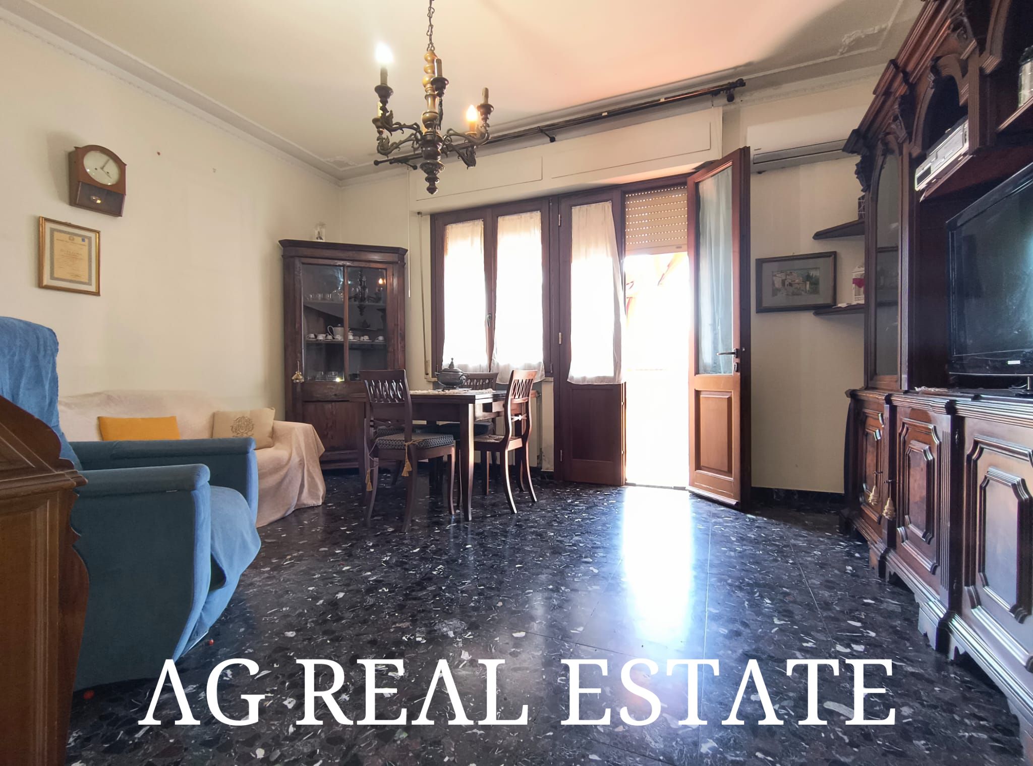CASTELFRANCO DI SOTTO, APPARTAMENTO, 5 VANI, CON 2 GARAGE E POSTO AUTO