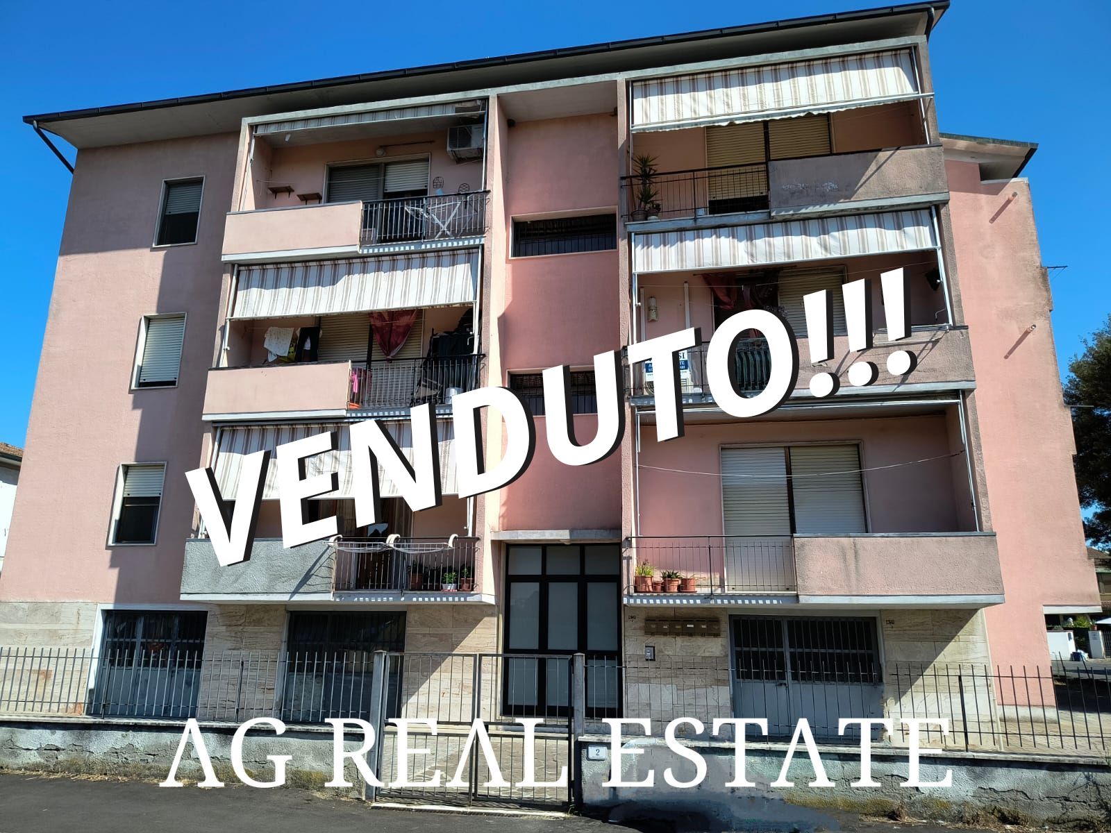 CASTELFRANCO DI SOTTO, APPARTAMENTO, 5 VANI, CON 2 GARAGE E POSTO AUTO