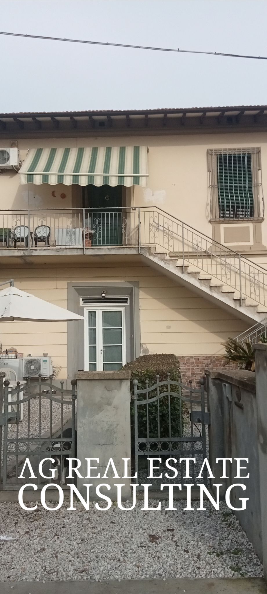 APPARTAMENTO IN VILLA DUPLEX CON GIARDINO E POSTI AUTO