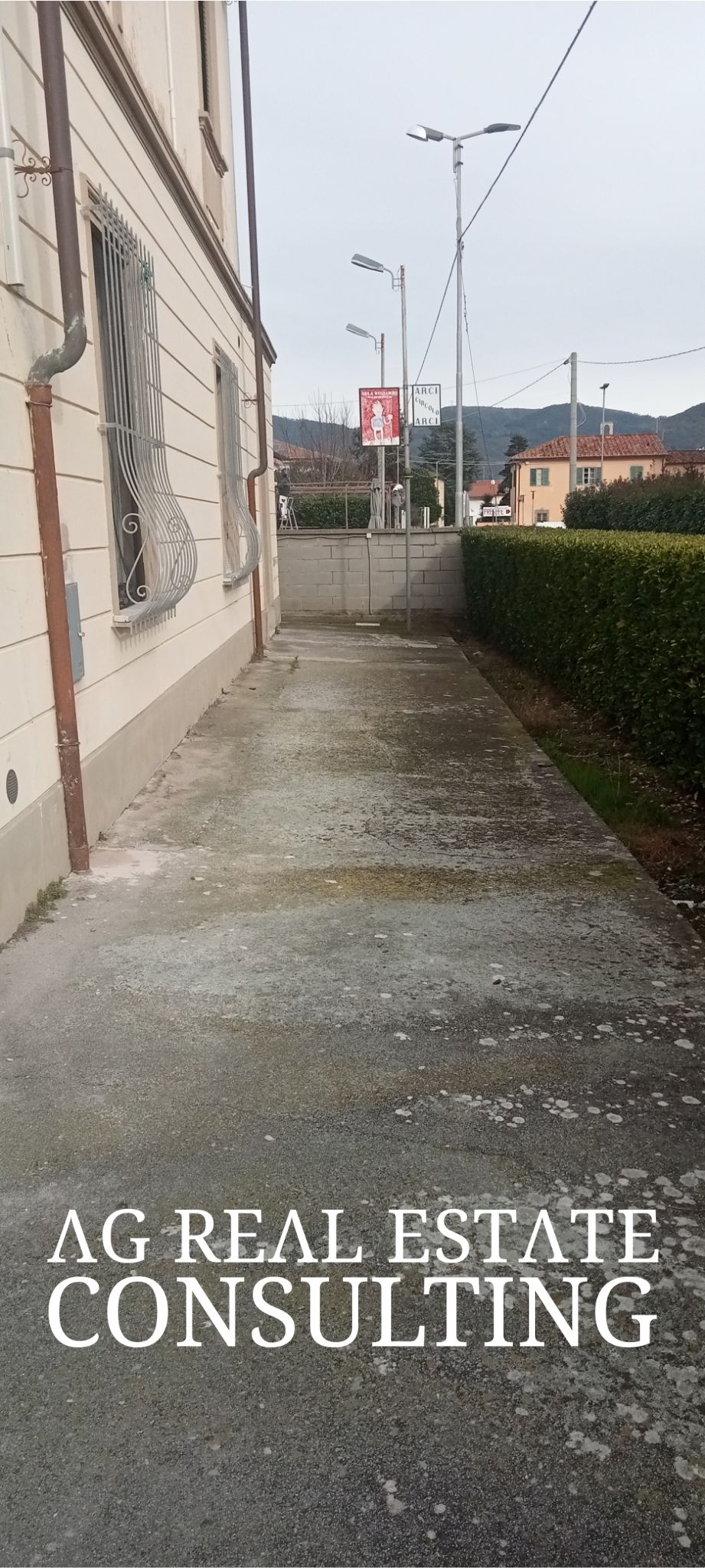 APPARTAMENTO IN VILLA DUPLEX CON GIARDINO E POSTI AUTO