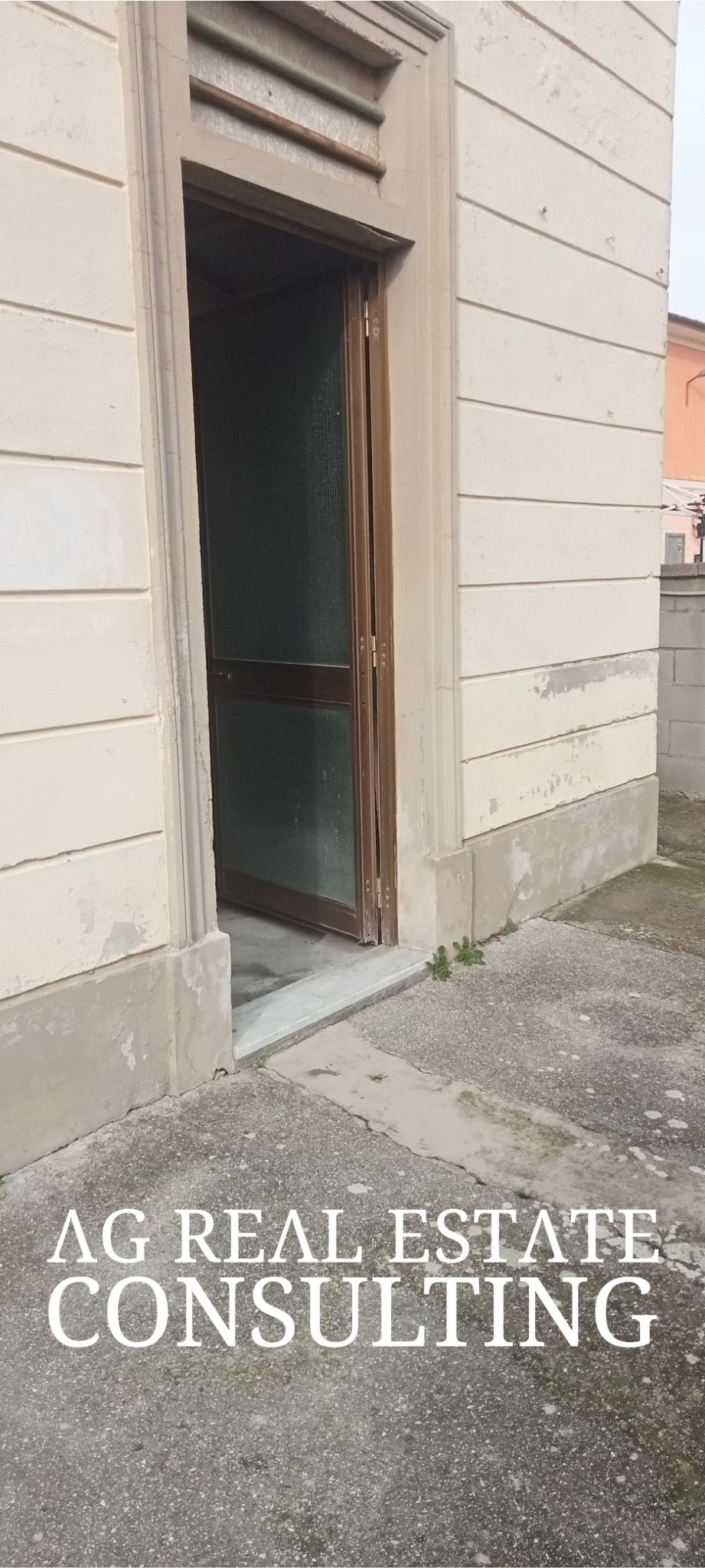 APPARTAMENTO IN VILLA DUPLEX CON GIARDINO E POSTI AUTO