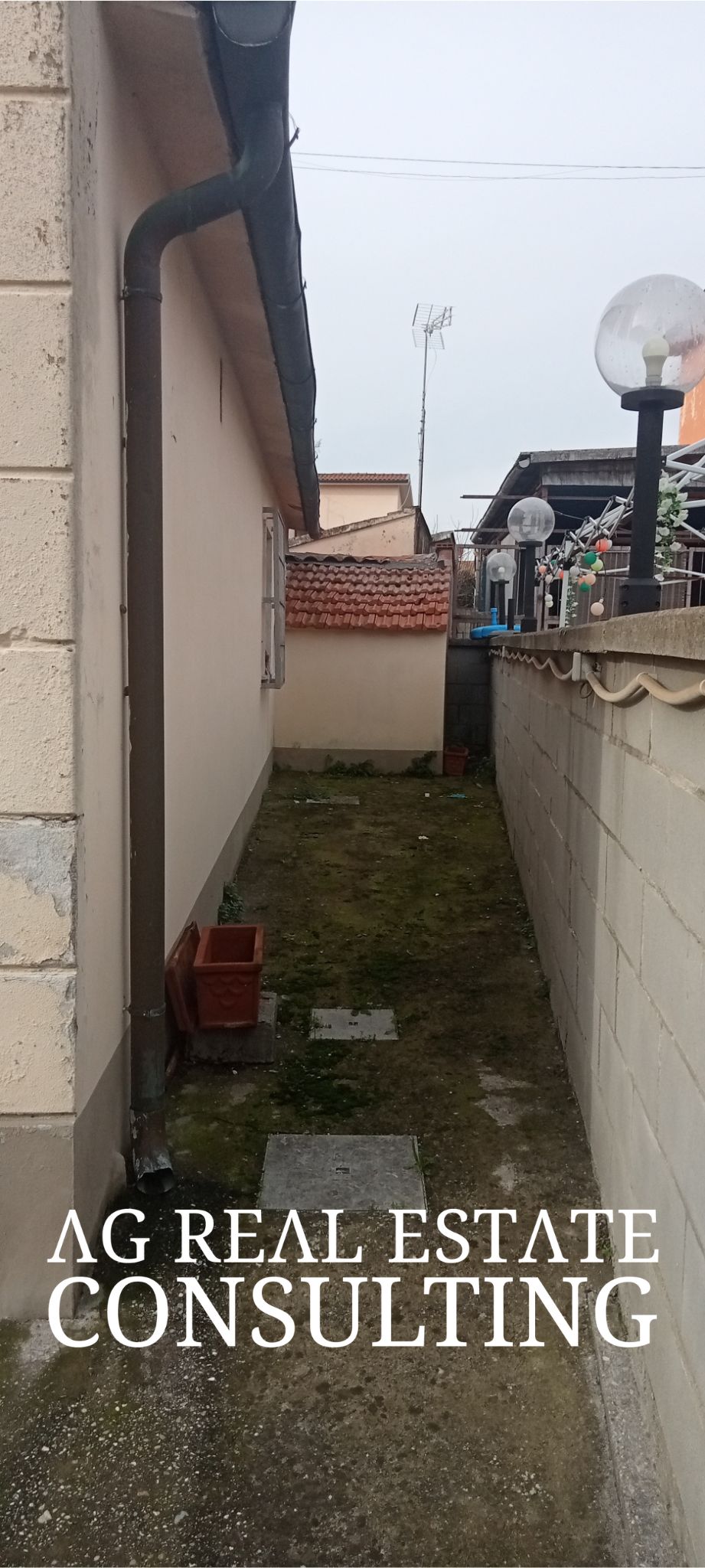 APPARTAMENTO IN VILLA DUPLEX CON GIARDINO E POSTI AUTO