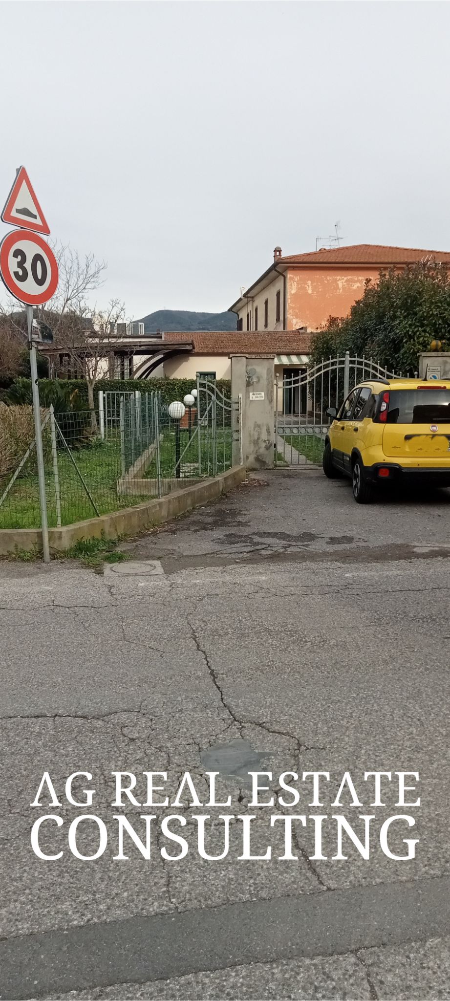 APPARTAMENTO IN VILLA DUPLEX CON GIARDINO E POSTI AUTO