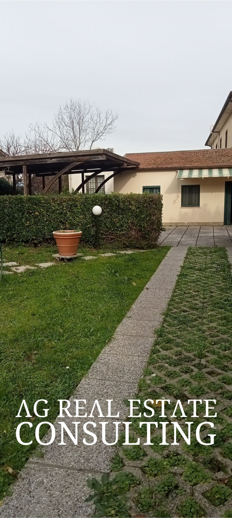 APPARTAMENTO IN VILLA DUPLEX CON GIARDINO E POSTI AUTO