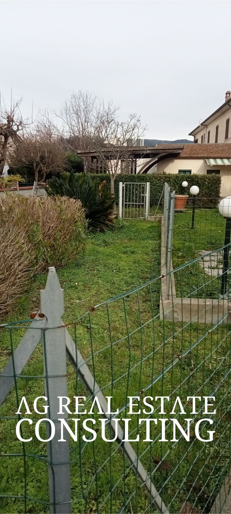 APPARTAMENTO IN VILLA DUPLEX CON GIARDINO E POSTI AUTO