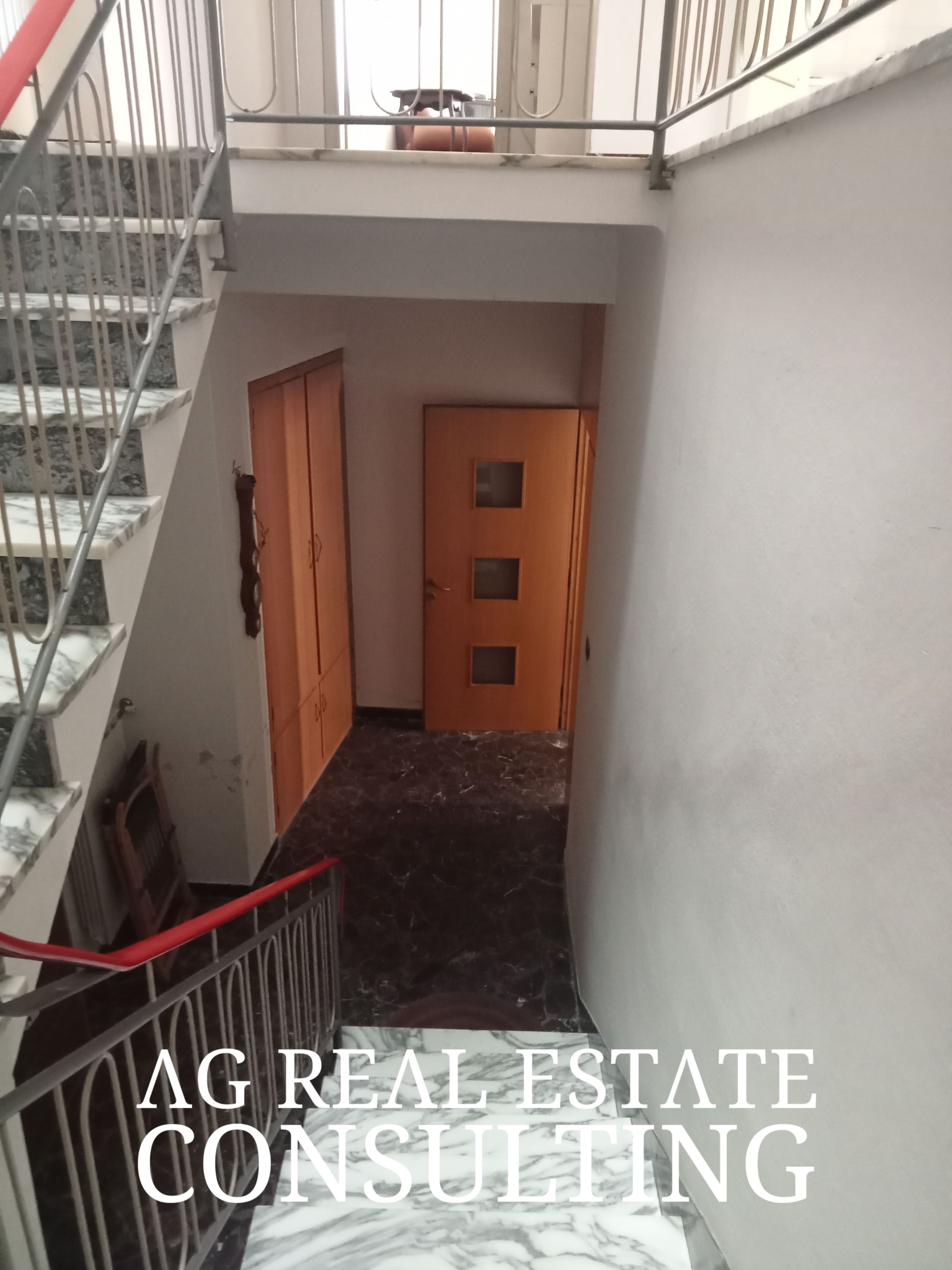 CASA INDIPENDENTE CON RESEDE E GARAGE