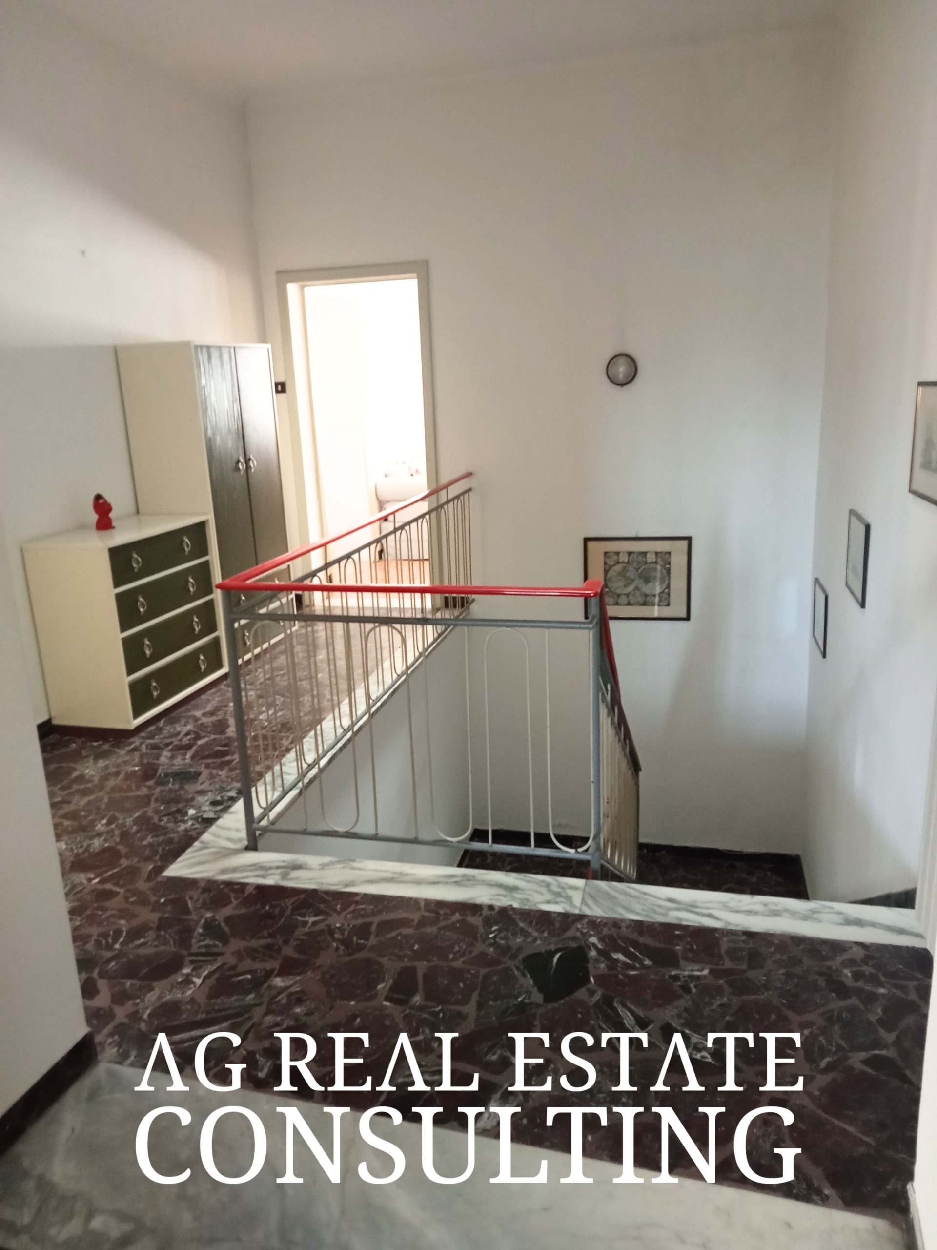 CASA INDIPENDENTE CON RESEDE E GARAGE