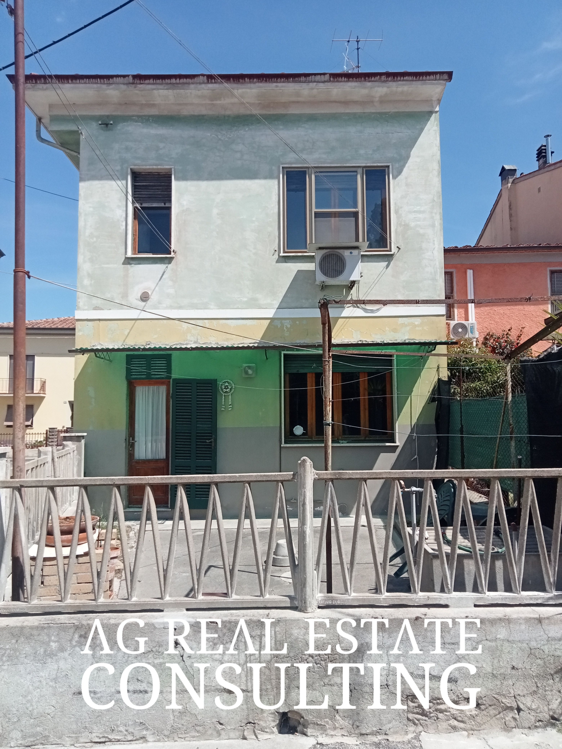 CASA INDIPENDENTE CON RESEDE E GARAGE