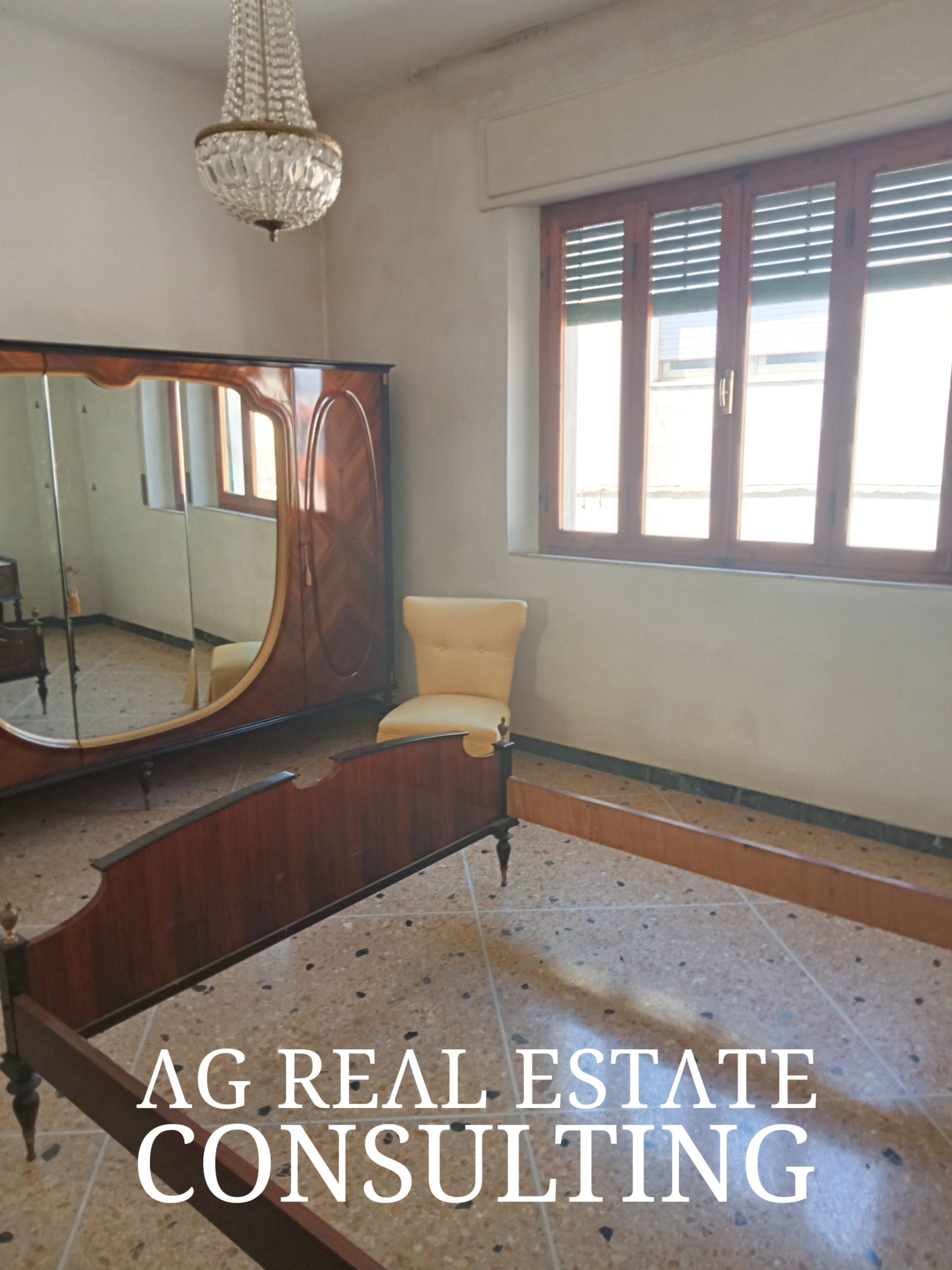 CASA INDIPENDENTE CON RESEDE E GARAGE