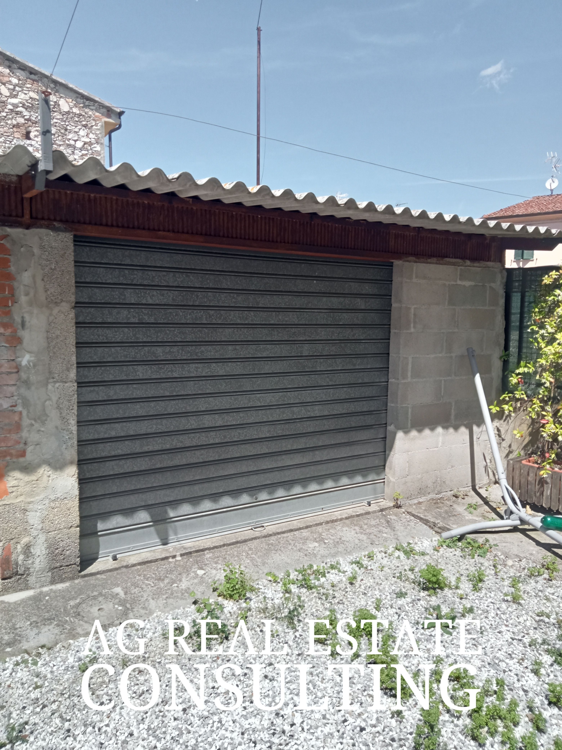 CASA INDIPENDENTE CON RESEDE E GARAGE